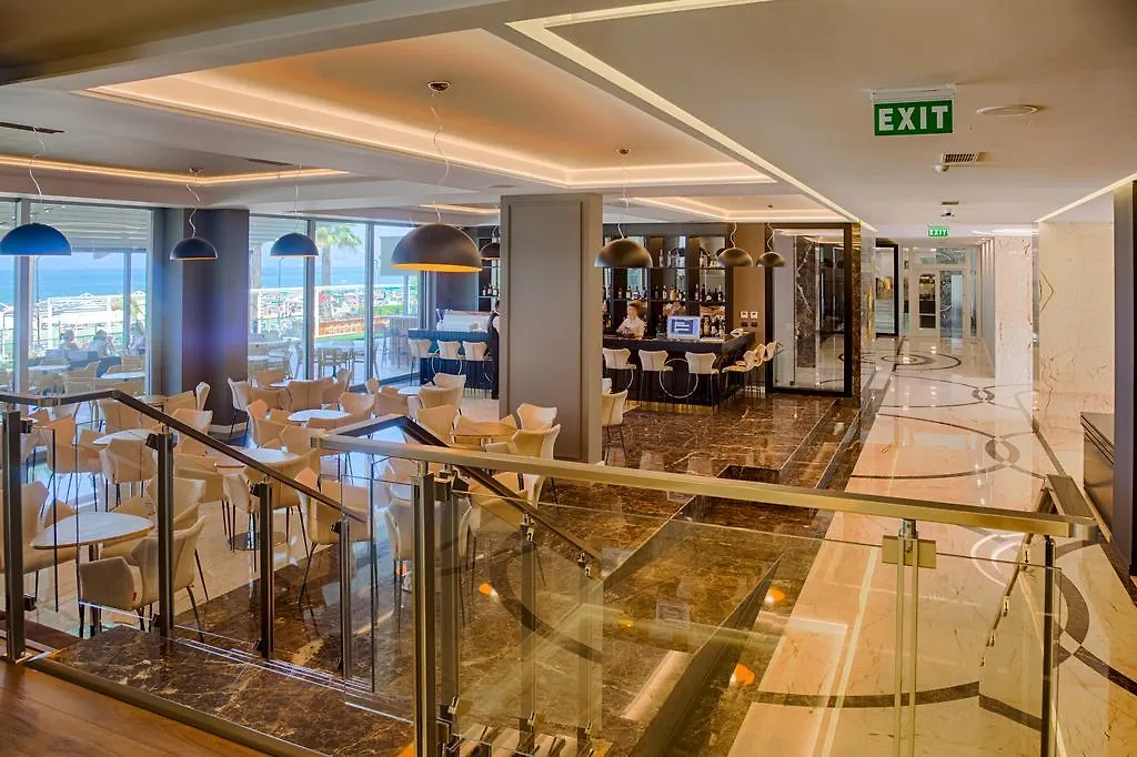 *****  Premium Beach Hotel Golem Albánia