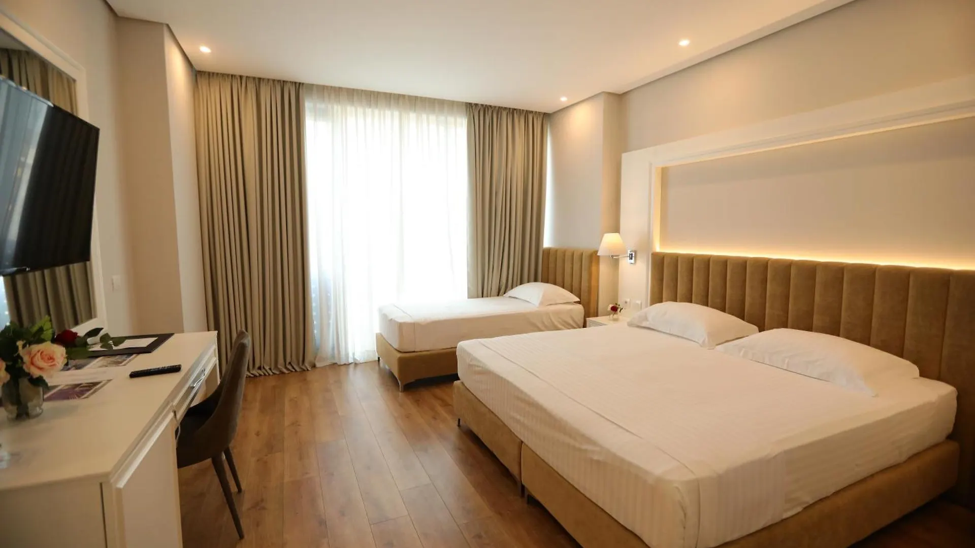 Premium Beach Hotel Golem 5*,  Albánia