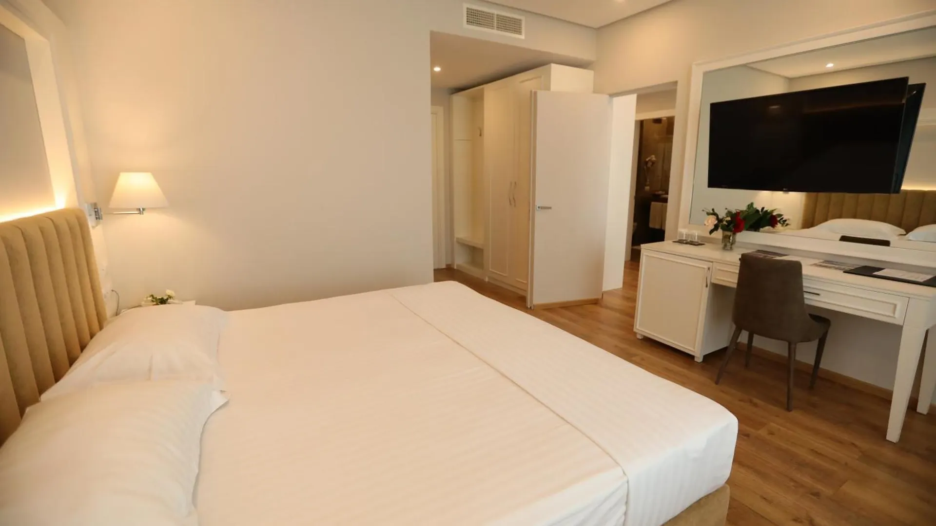 Premium Beach Hotel Golem