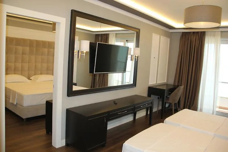Premium Beach Hotel Golem