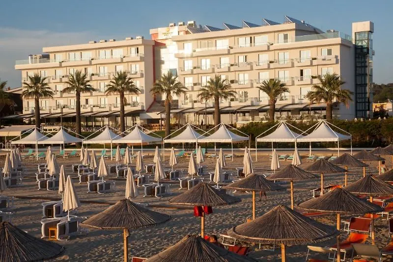 Premium Beach Hotel Golem