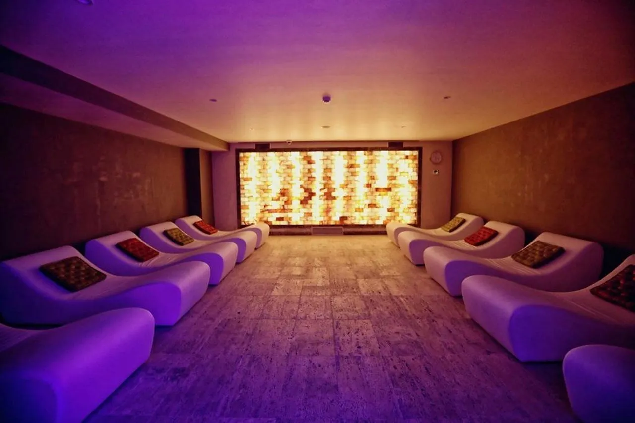 Premium Beach Hotel Golem