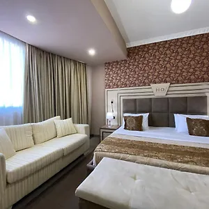 **** Otel Deluxe Arnavutluk